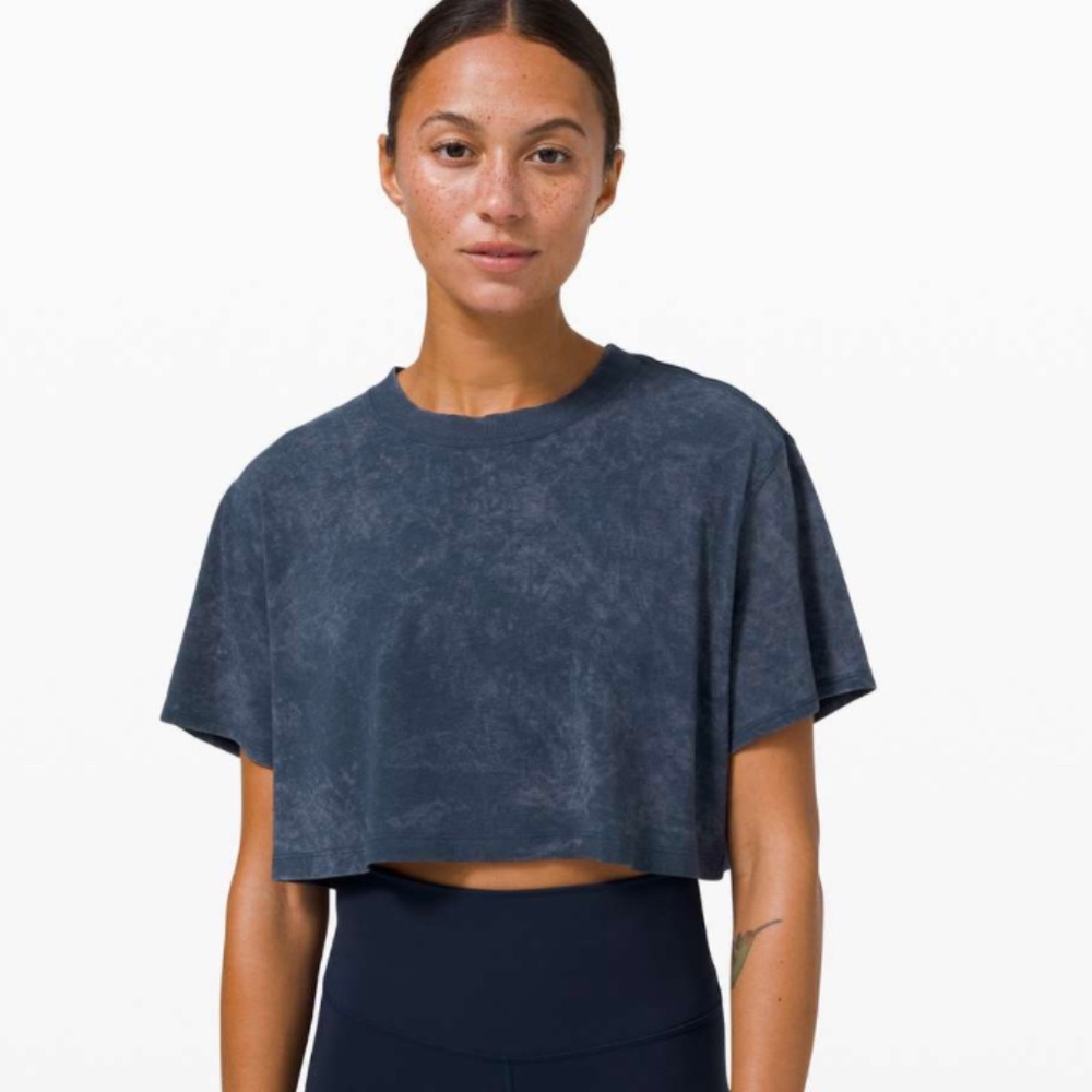 lululemon athletica Women's Washed Navy Cropped Tee